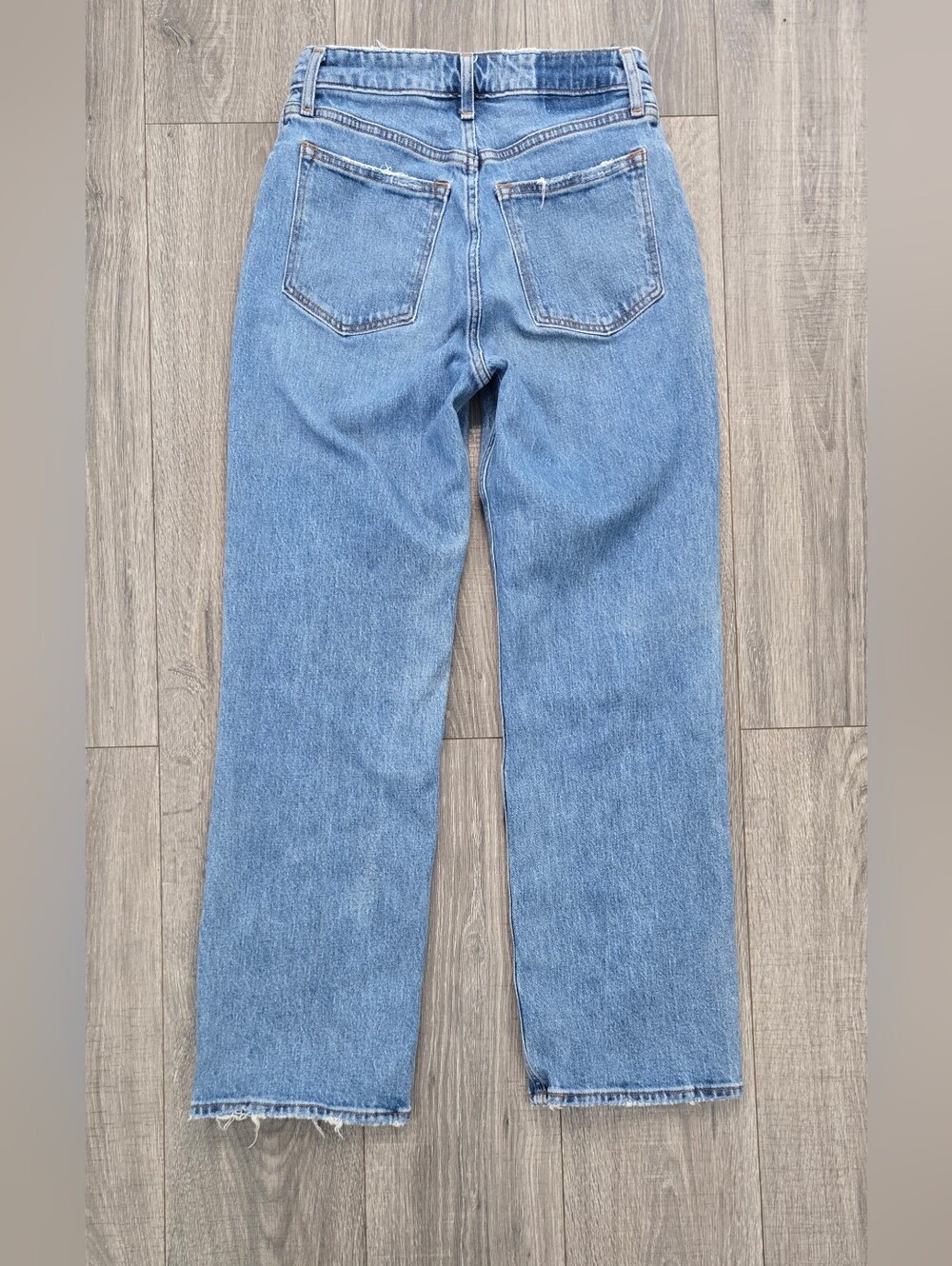 Abercrombie & Fitch Curve Love ’90s Relaxed Jeans Women’s 28/6 High Rise Raw Hem - Picture 3 of 6